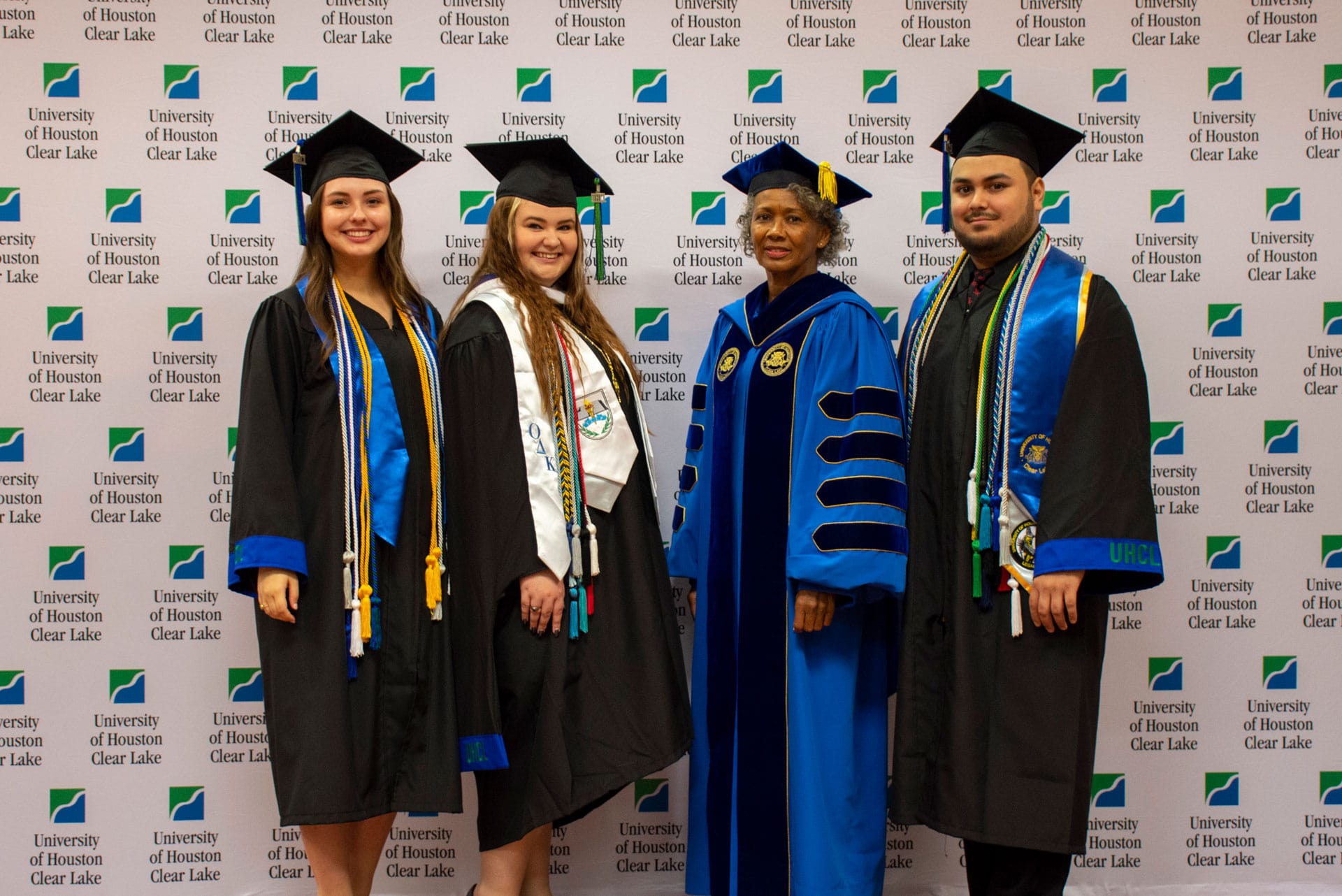 University of HoustonClear Lake Nearly 1,100 UHCL grads walk at